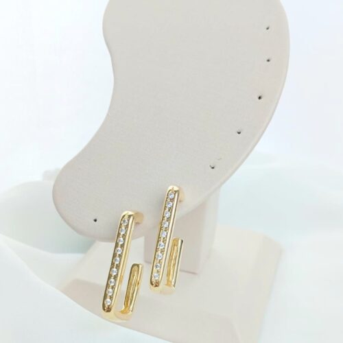 Brinco Retangular Médio Toda com Pedras de Zircônias B.Ouro