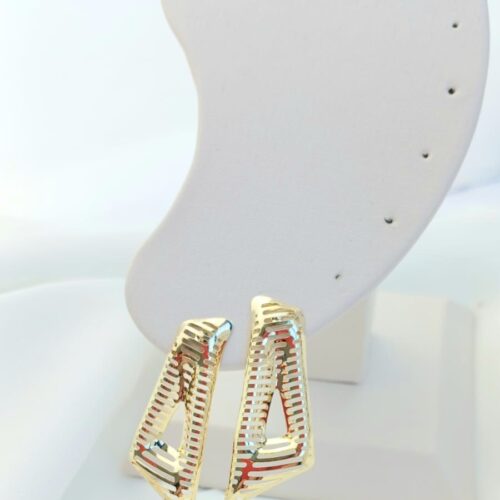 Brinco Orgânico Vazado B.Ouro Médio(Retangular)