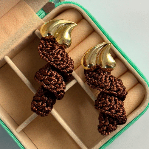 Brinco Duas Gotas com Espiral de Crochê