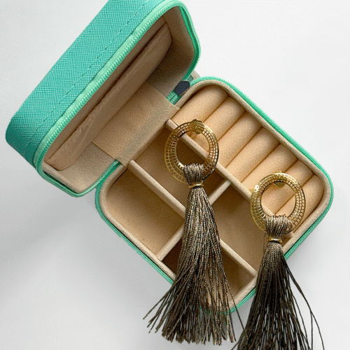 Brinco Oval com Crochê